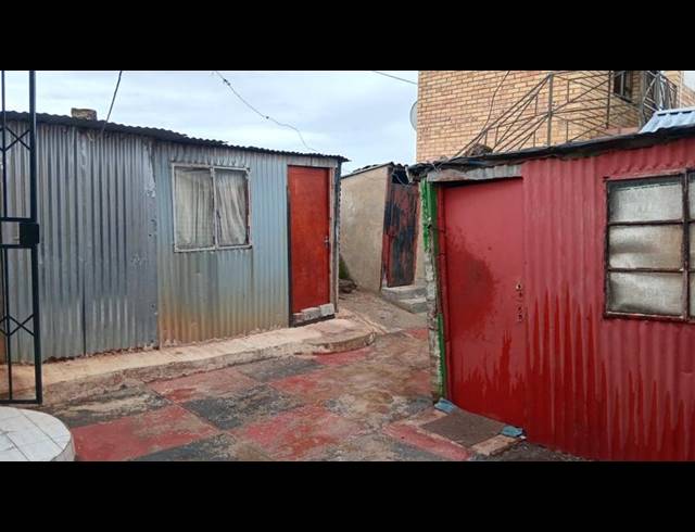 2 BEDROOM HOUSE FOR SALE IN CHIAWELO